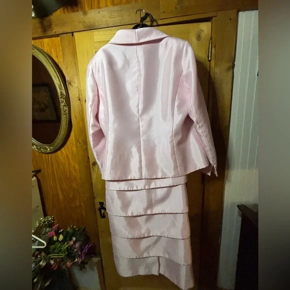 Kasper Light Pink Women's Blazer and Skirt Set - Picture 3 of 6